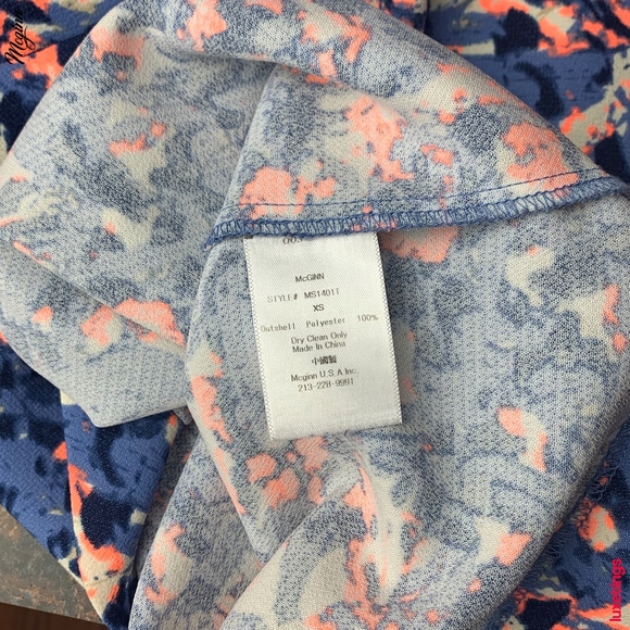 {McGinn} Abstract Floral Print/ T-Cut Out Back Top - Picture 6 of 7